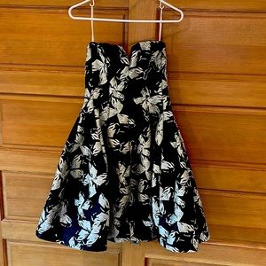 Halston Heritage strapless party dress size 4